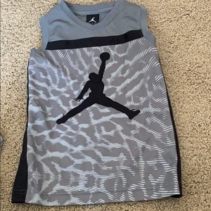 Boys Jordan jersey 6-7t